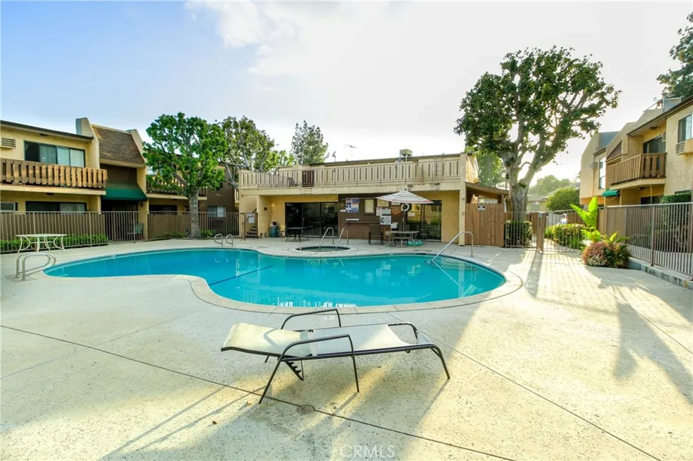 17900 Sherman Way #118 Reseda, CA 91335