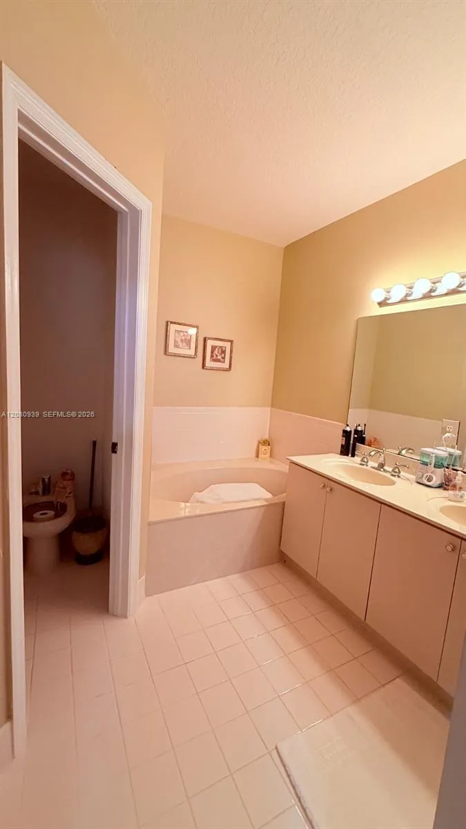 4729 SW 163rd Pl Miami, FL 33185
