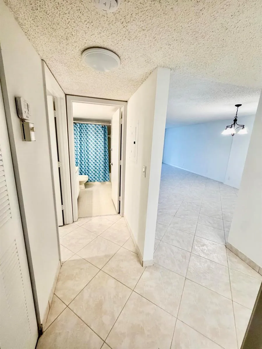 4725 LUCERNE LAKES E #214 Lake Worth, FL 33467