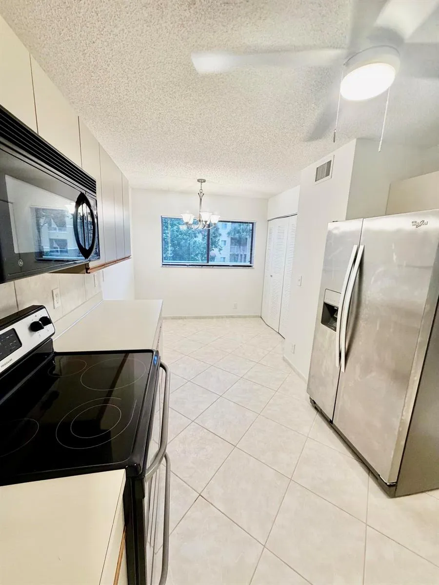 4725 LUCERNE LAKES E #214 Lake Worth, FL 33467