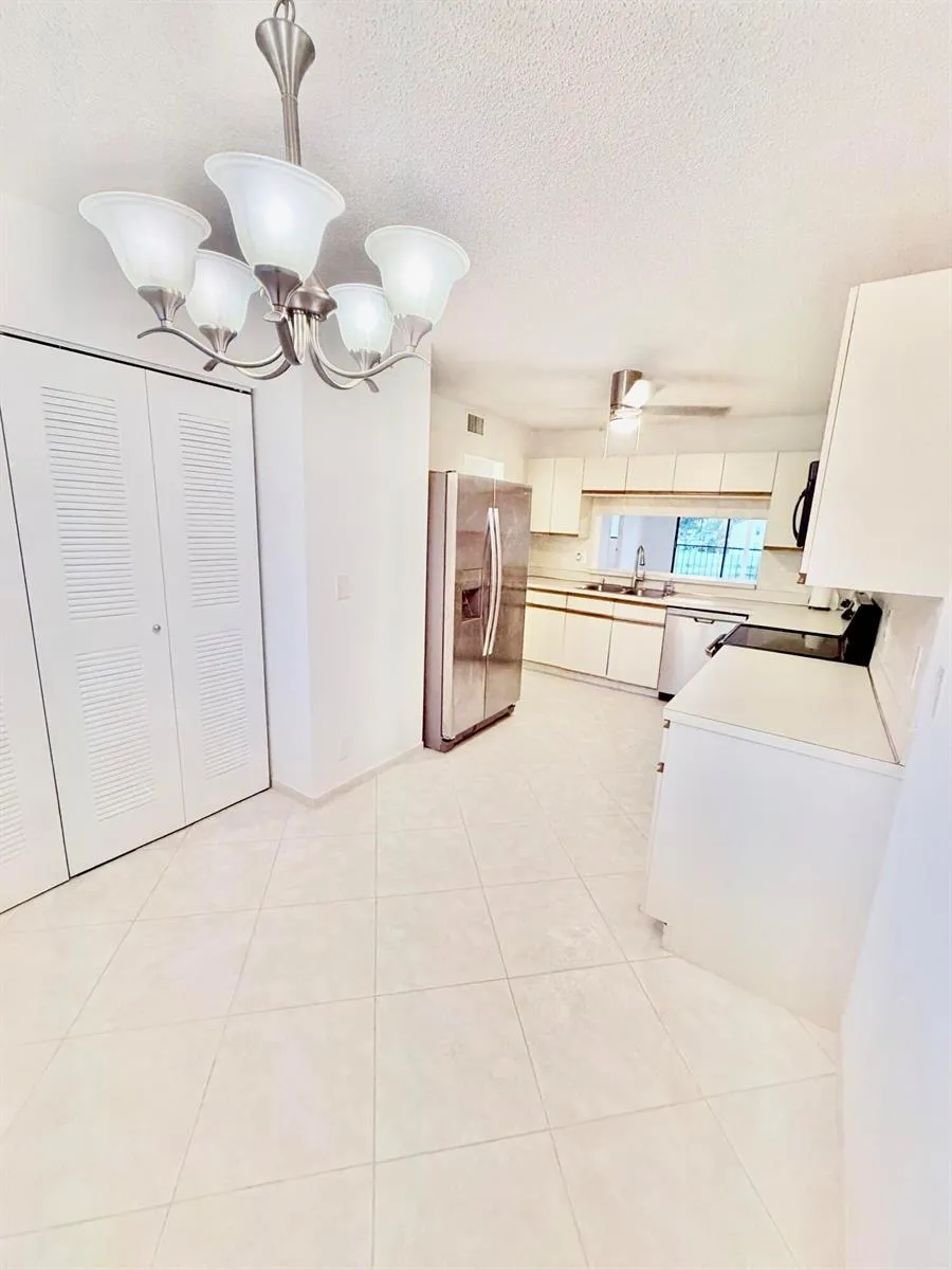 4725 LUCERNE LAKES E #214 Lake Worth, FL 33467