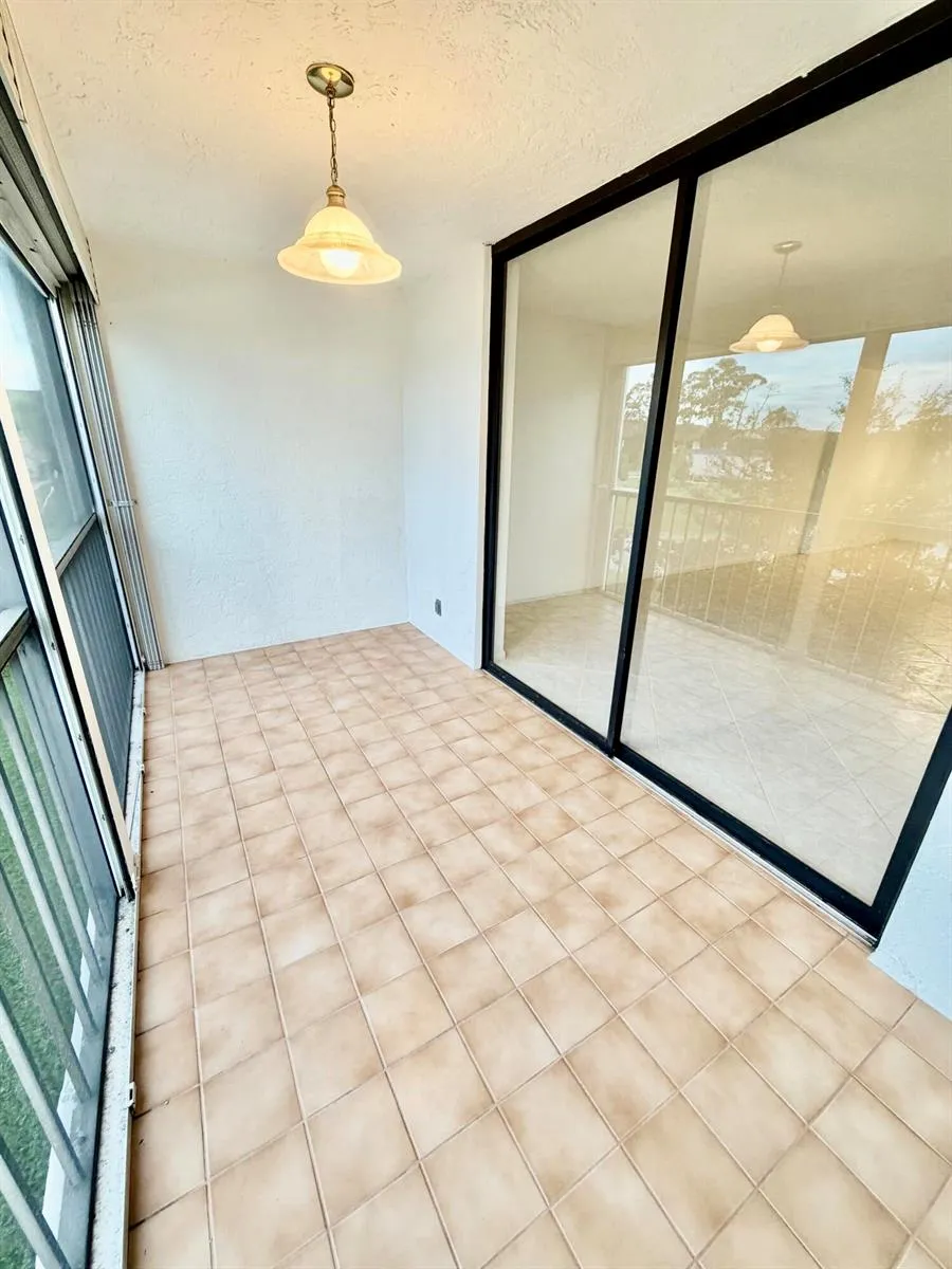 4725 LUCERNE LAKES E #214 Lake Worth, FL 33467
