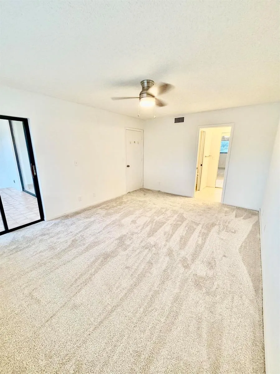 4725 LUCERNE LAKES E #214 Lake Worth, FL 33467