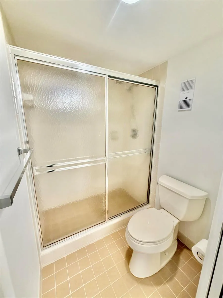 4725 LUCERNE LAKES E #214 Lake Worth, FL 33467
