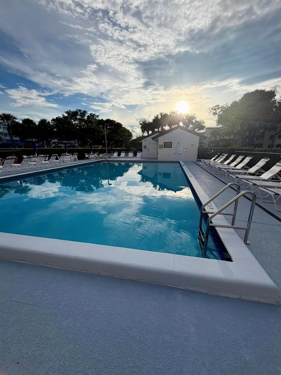 4725 LUCERNE LAKES E #214 Lake Worth, FL 33467