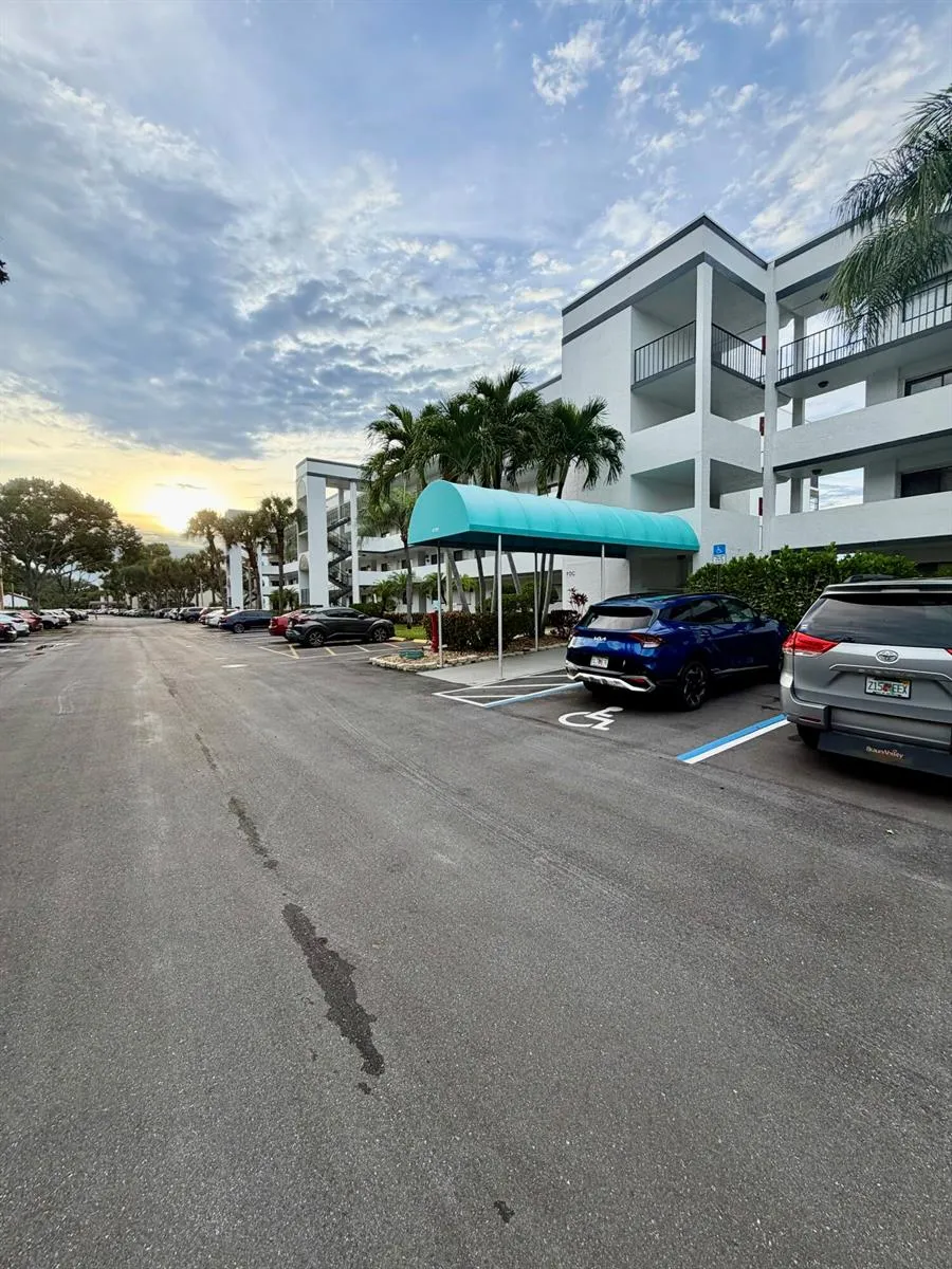 4725 LUCERNE LAKES E #214 Lake Worth, FL 33467