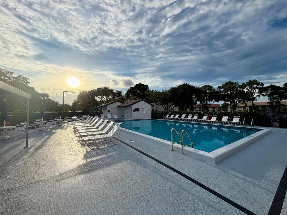 4725 LUCERNE LAKES E #214 Lake Worth, FL 33467
