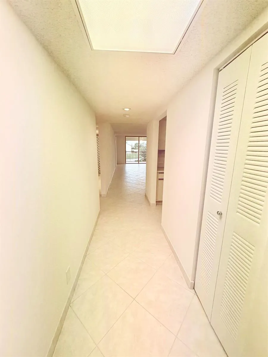 4725 LUCERNE LAKES E #214 Lake Worth, FL 33467