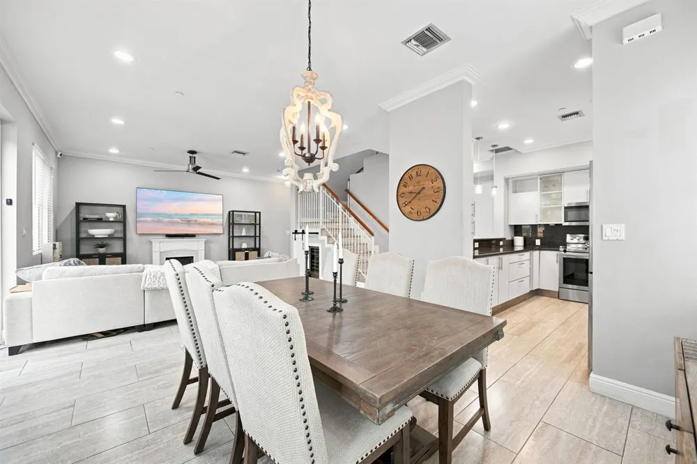 633 NE 11TH AVENUE Fort Lauderdale, FL 33304
