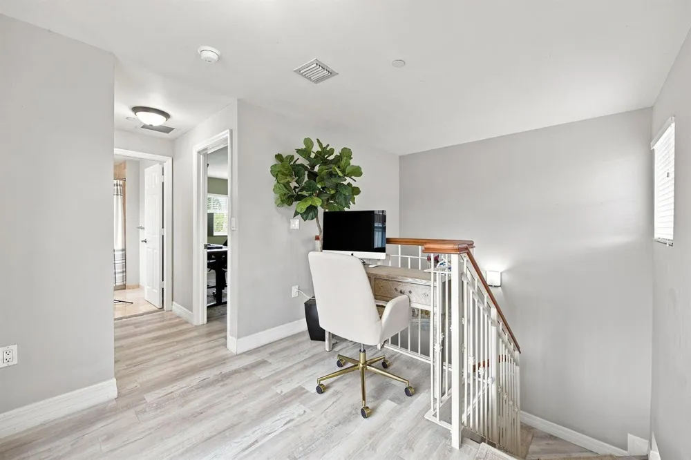 633 NE 11TH AVENUE Fort Lauderdale, FL 33304