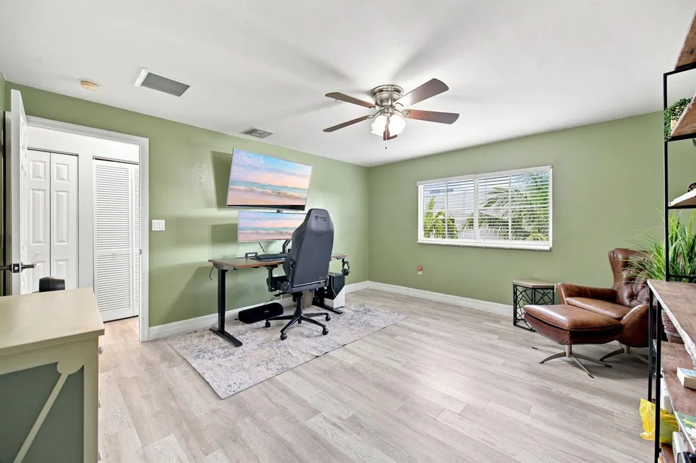 633 NE 11TH AVENUE Fort Lauderdale, FL 33304
