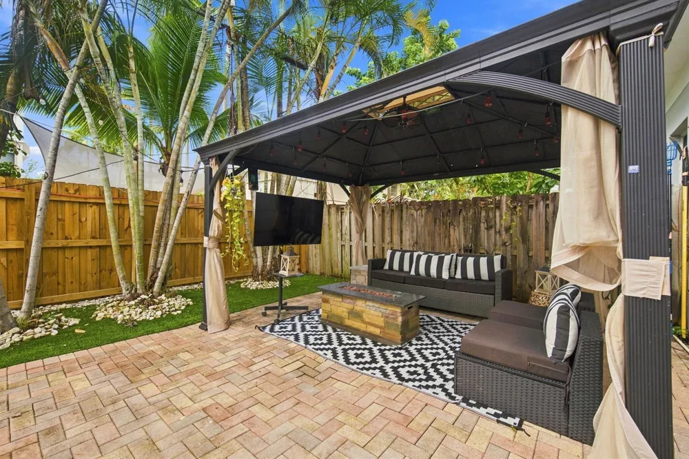 633 NE 11TH AVENUE Fort Lauderdale, FL 33304