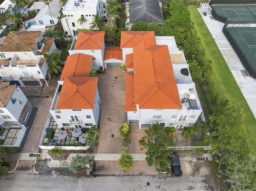 633 NE 11TH AVENUE Fort Lauderdale, FL 33304