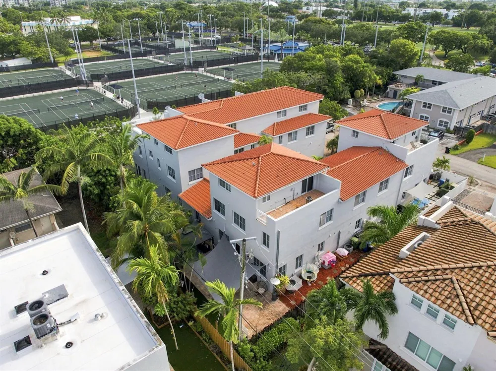 633 NE 11TH AVENUE Fort Lauderdale, FL 33304