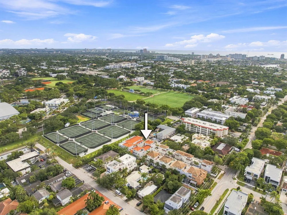 633 NE 11TH AVENUE Fort Lauderdale, FL 33304