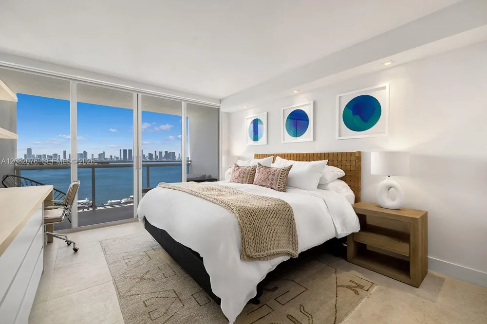 1800 Sunset Harbour Dr #1210 Miami Beach, FL 33139