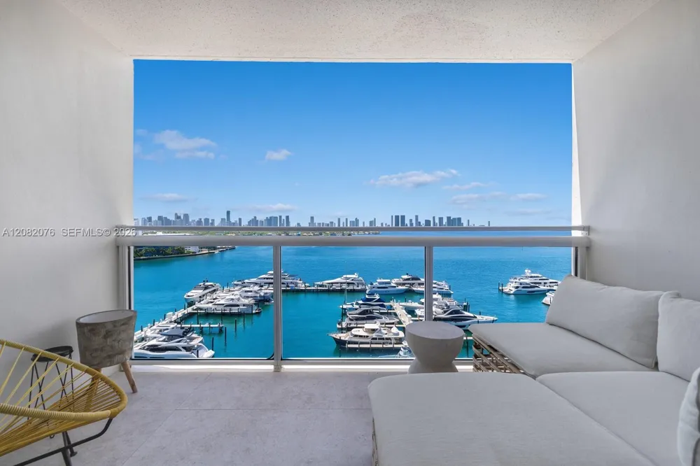 1800 Sunset Harbour Dr #1210 Miami Beach, FL 33139