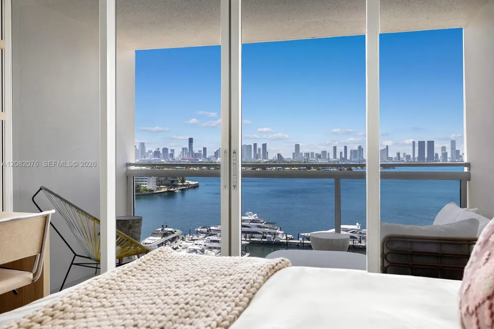 1800 Sunset Harbour Dr #1210 Miami Beach, FL 33139