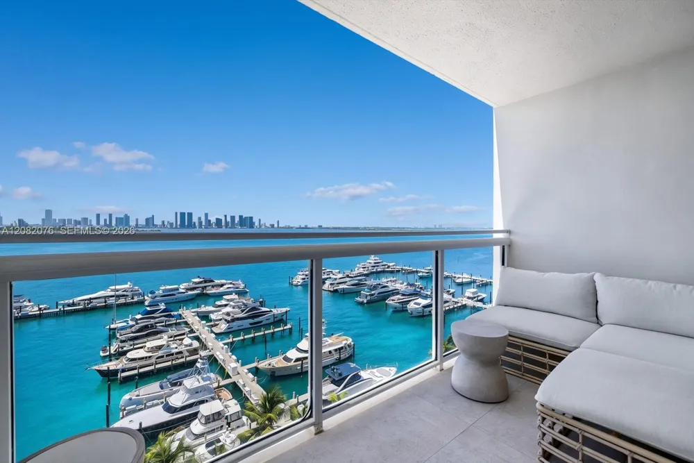 1800 Sunset Harbour Dr #1210 Miami Beach, FL 33139