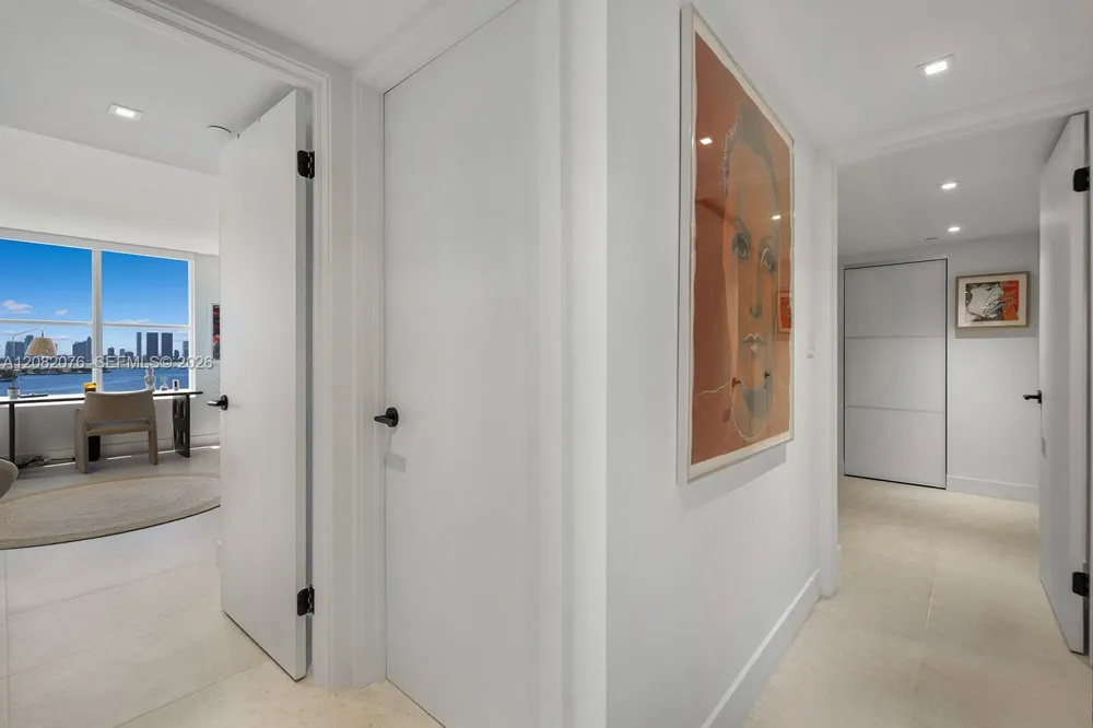 1800 Sunset Harbour Dr #1210 Miami Beach, FL 33139