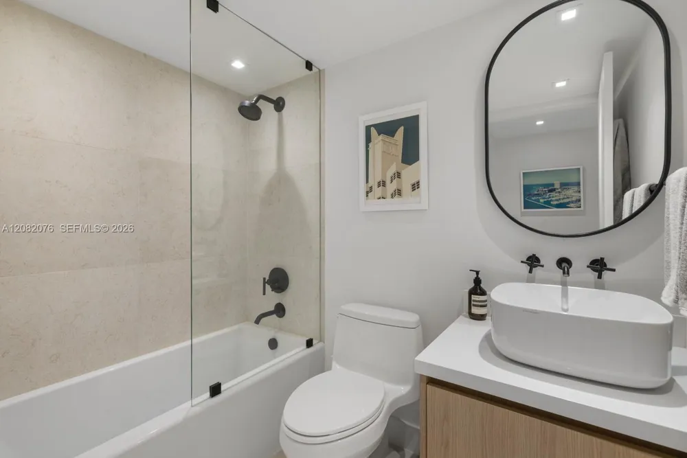 1800 Sunset Harbour Dr #1210 Miami Beach, FL 33139