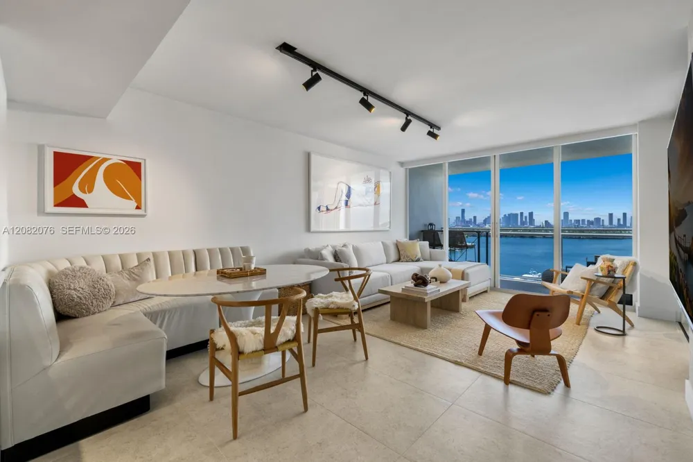 1800 Sunset Harbour Dr #1210 Miami Beach, FL 33139