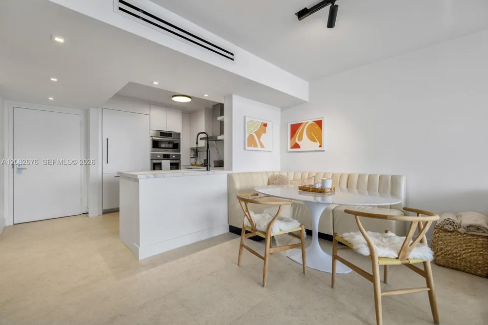 1800 Sunset Harbour Dr #1210 Miami Beach, FL 33139
