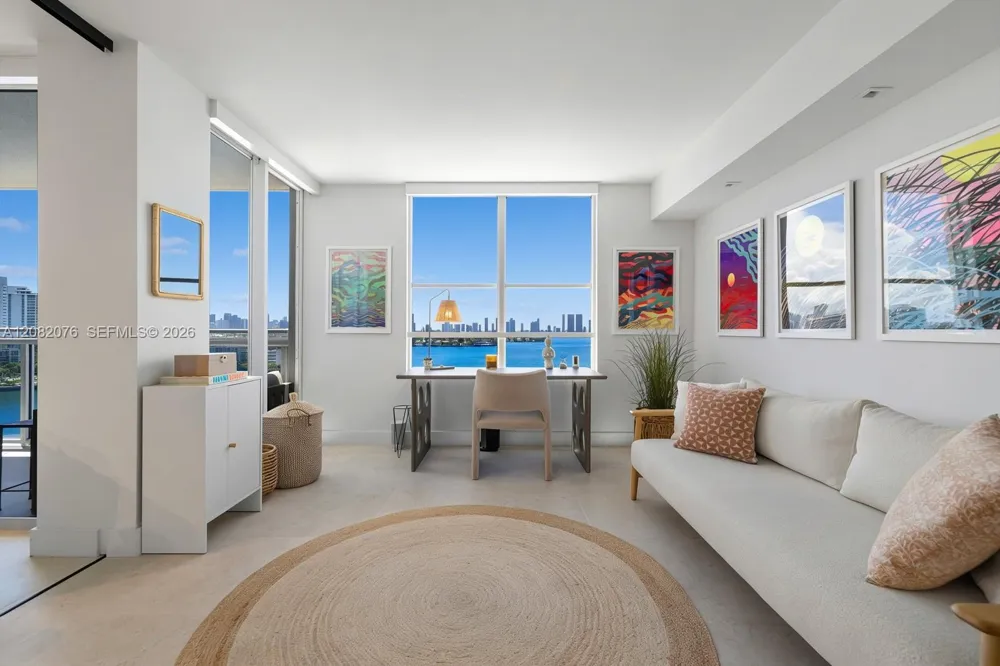 1800 Sunset Harbour Dr #1210 Miami Beach, FL 33139