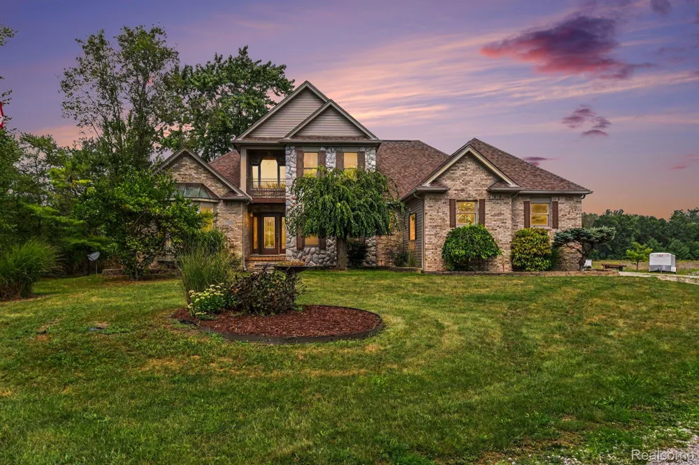 27800 Van Horn Road Huron Charter Township, MI 48164