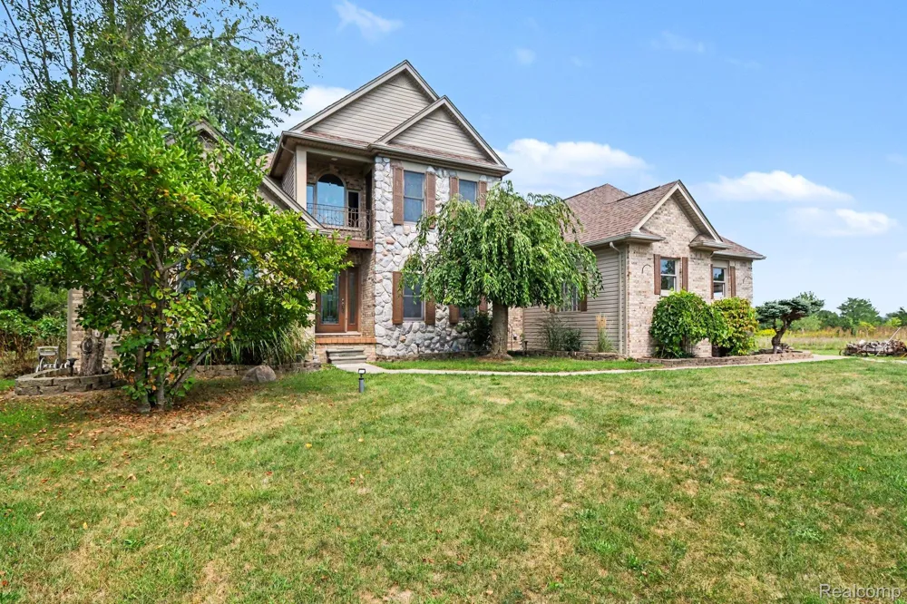 27800 Van Horn Road Huron Charter Township, MI 48164