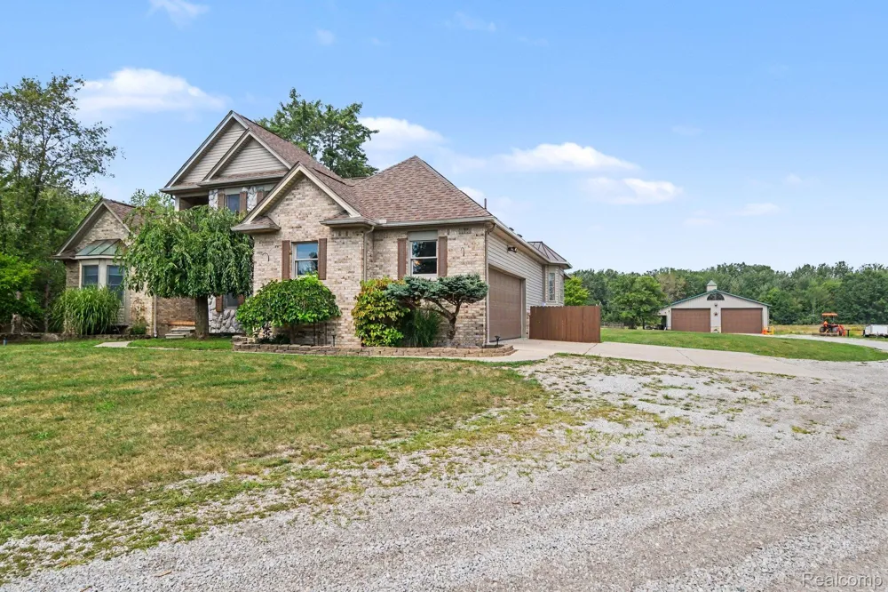 27800 Van Horn Road Huron Charter Township, MI 48164