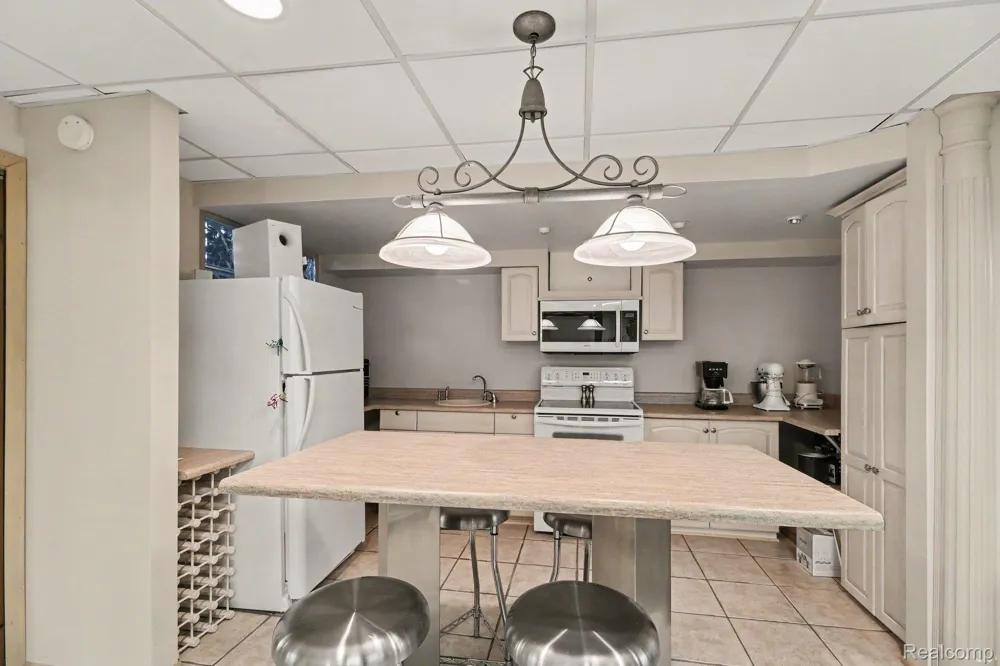 27800 Van Horn Road Huron Charter Township, MI 48164
