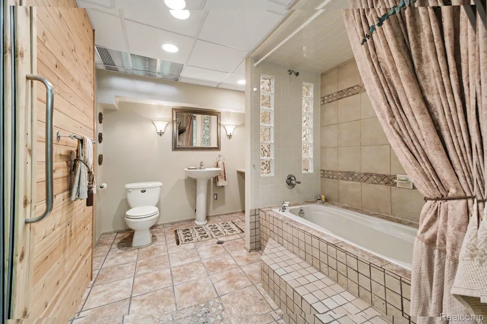 27800 Van Horn Road Huron Charter Township, MI 48164