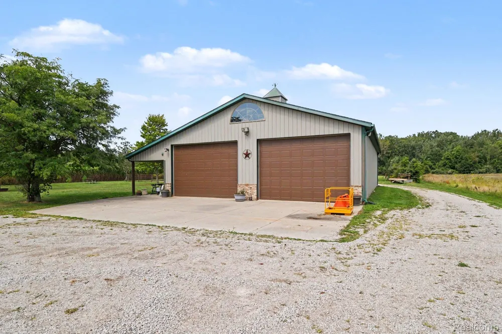 27800 Van Horn Road Huron Charter Township, MI 48164