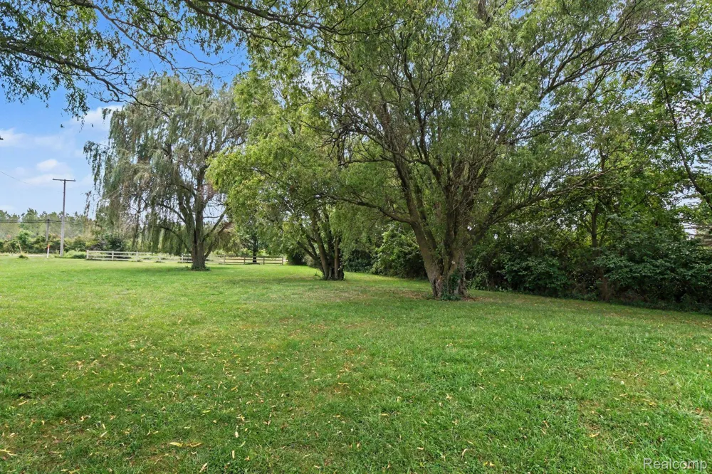 27800 Van Horn Road Huron Charter Township, MI 48164
