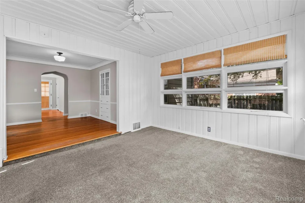2204 KALAMA AVENUE Royal Oak City, MI 48067