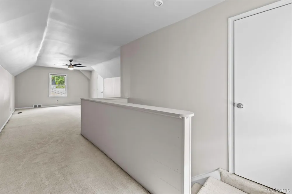 2204 KALAMA AVENUE Royal Oak City, MI 48067
