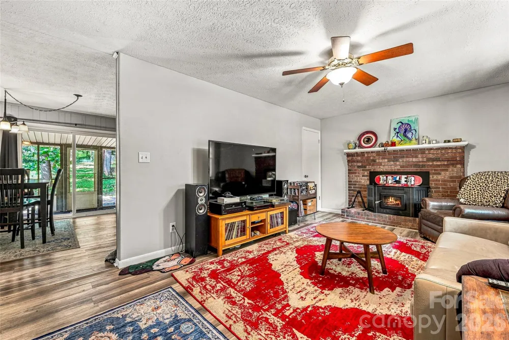 28 Fairhaven Court Asheville, NC 28803