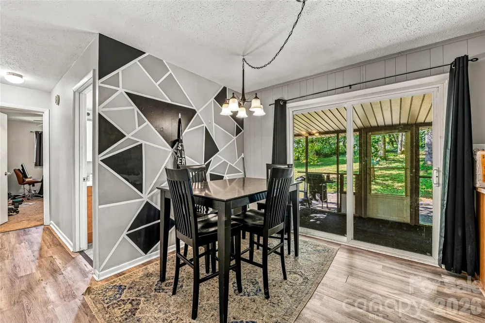 28 Fairhaven Court Asheville, NC 28803