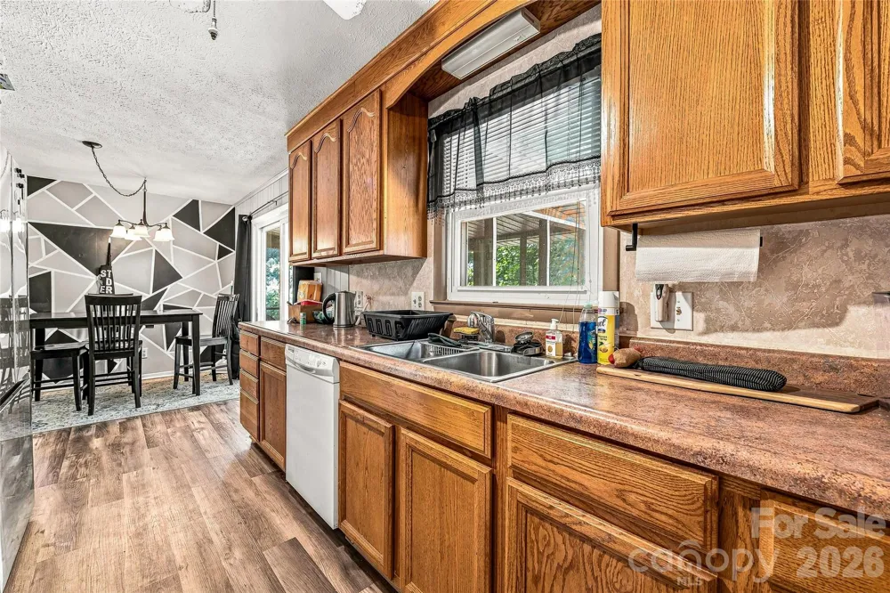 28 Fairhaven Court Asheville, NC 28803