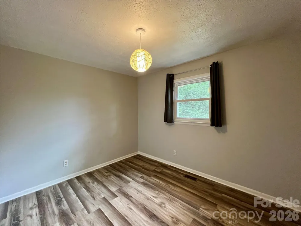 28 Fairhaven Court Asheville, NC 28803