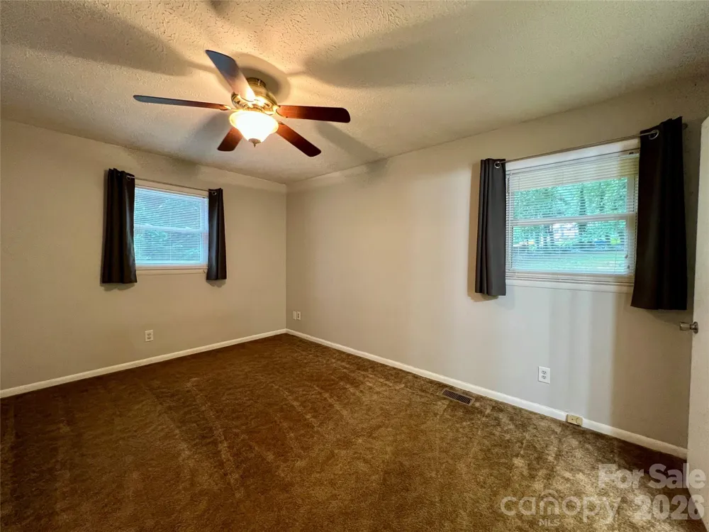 28 Fairhaven Court Asheville, NC 28803