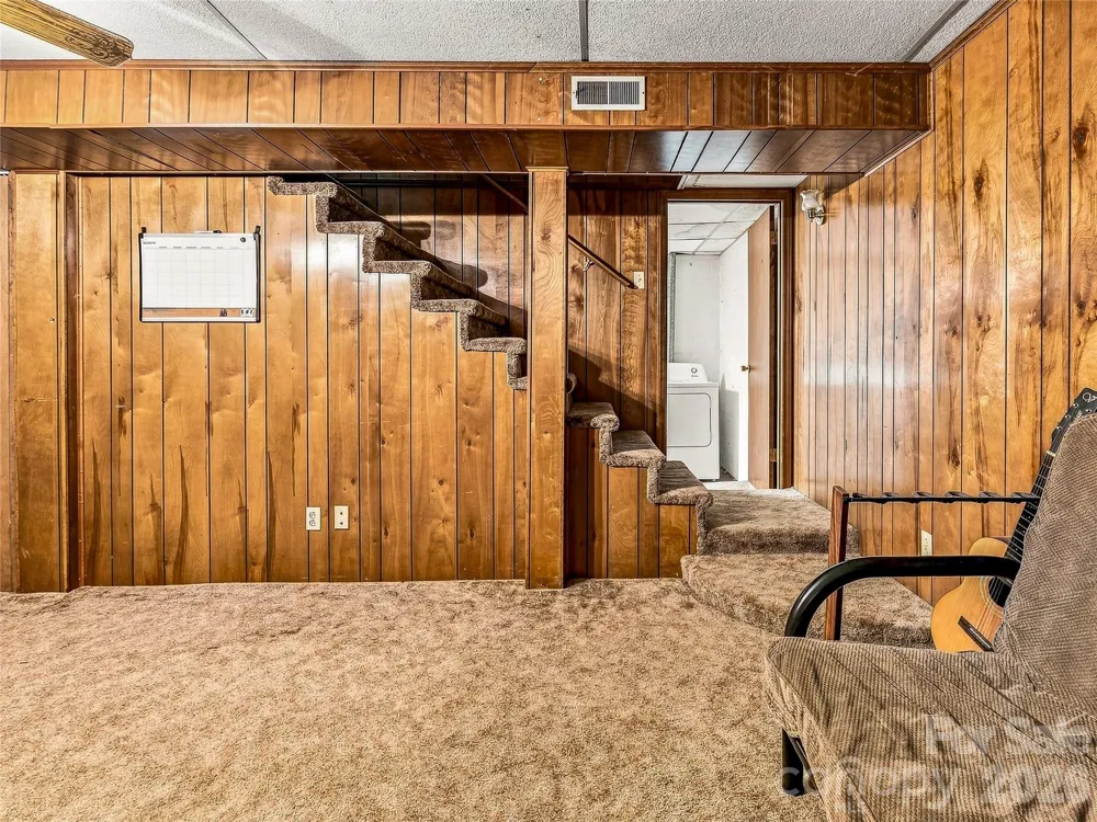 28 Fairhaven Court Asheville, NC 28803