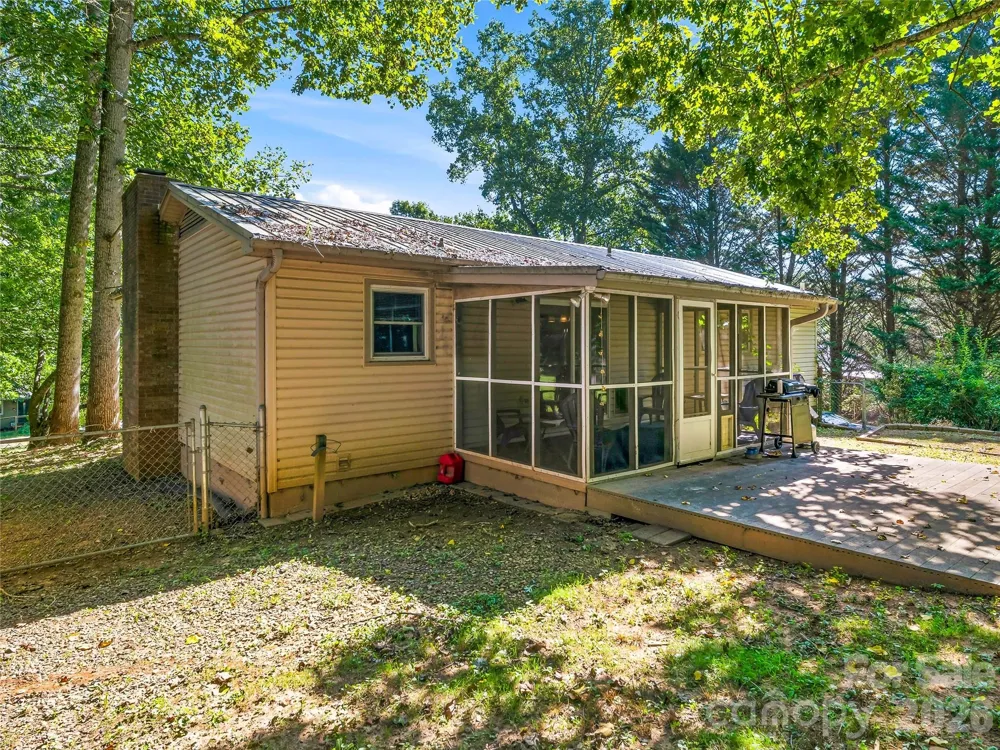 28 Fairhaven Court Asheville, NC 28803