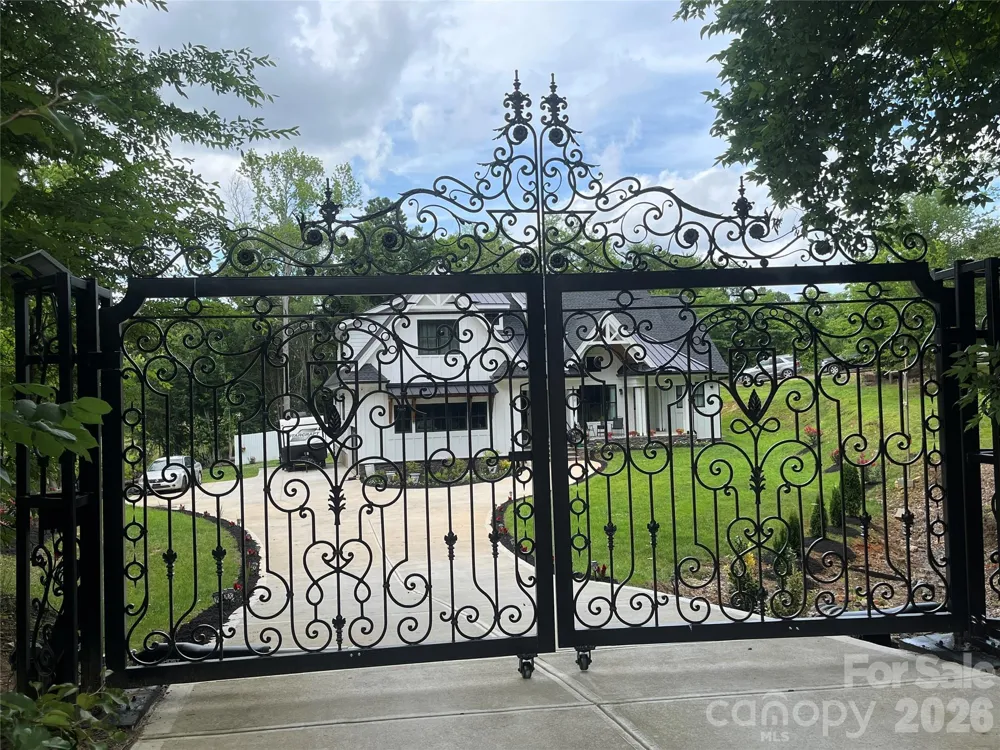900 Houston Heights Road Charlotte, NC 28262