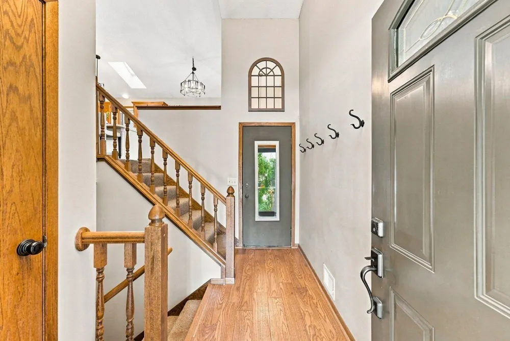 19002 Barrington Drive Eden Prairie, MN 55346