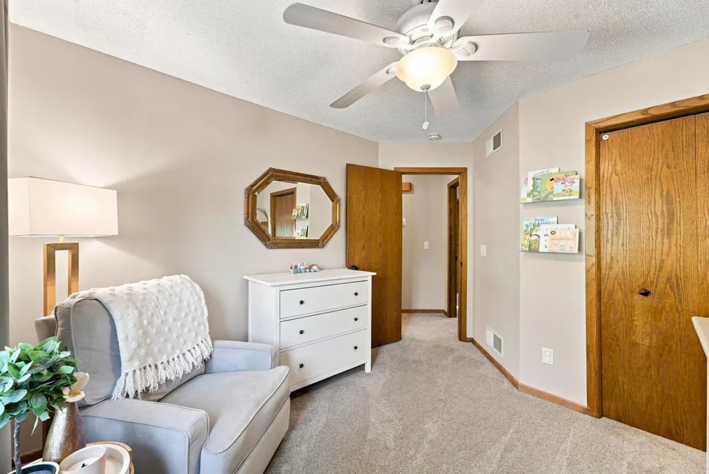 19002 Barrington Drive Eden Prairie, MN 55346