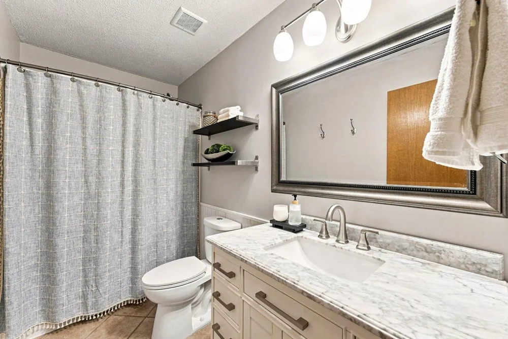 19002 Barrington Drive Eden Prairie, MN 55346