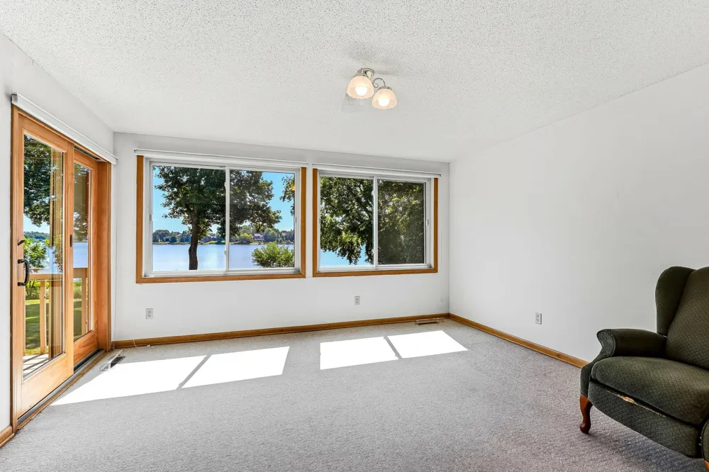 1624 Waterbury Waconia, MN 55387