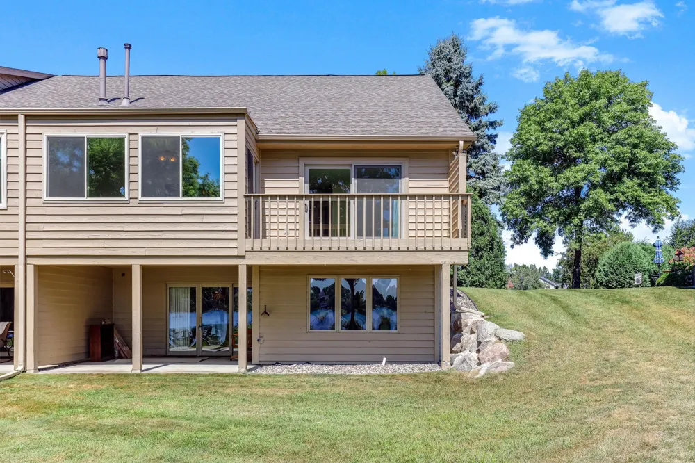 1624 Waterbury Waconia, MN 55387